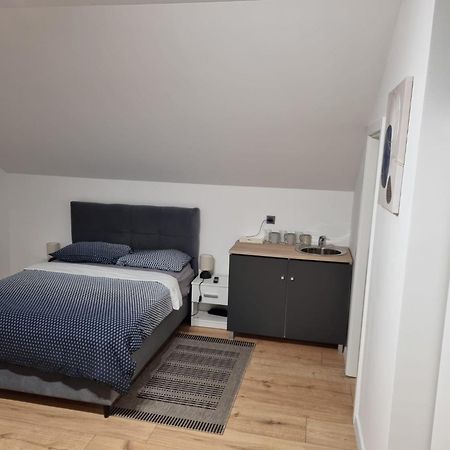 Sobe Marta Hotel Trgovisce Екстериор снимка