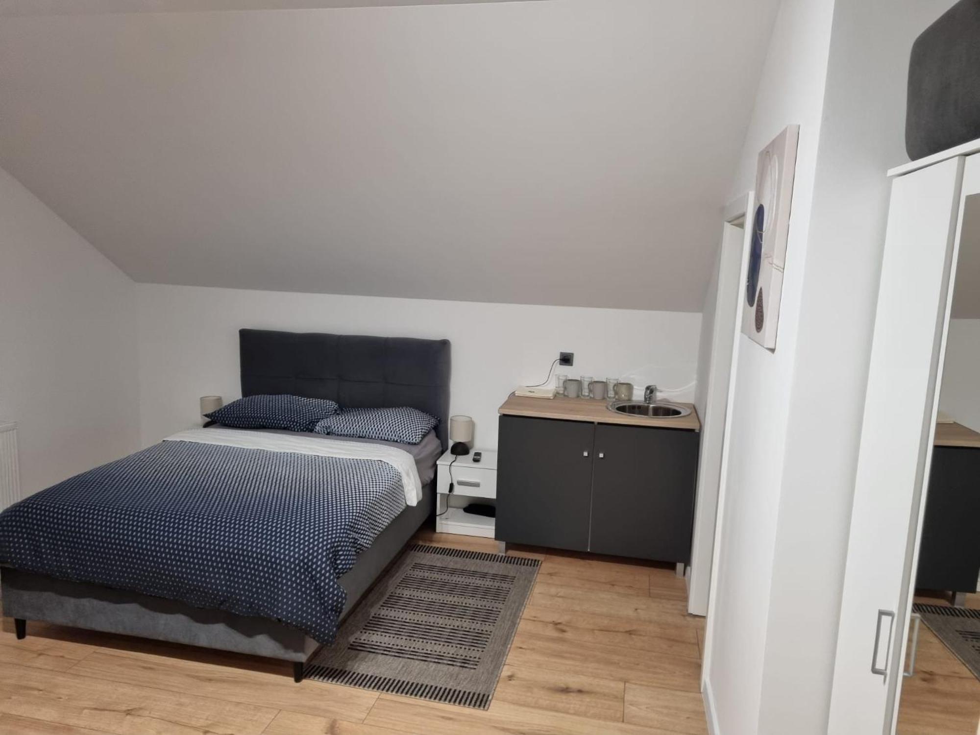 Sobe Marta Hotel Trgovisce Екстериор снимка