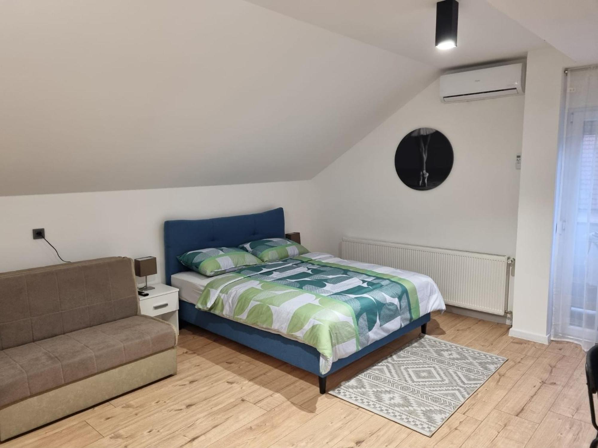Sobe Marta Hotel Trgovisce Екстериор снимка